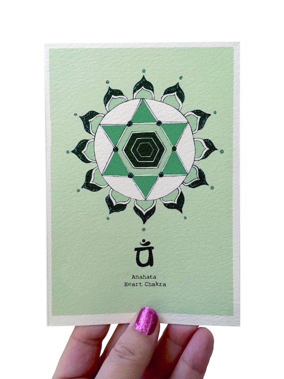 découvrez l'oracle du chakra du cœur pour révéler et harmoniser votre énergie intérieure. guidez votre équilibre émotionnel et spirituel grâce à des messages inspirants.