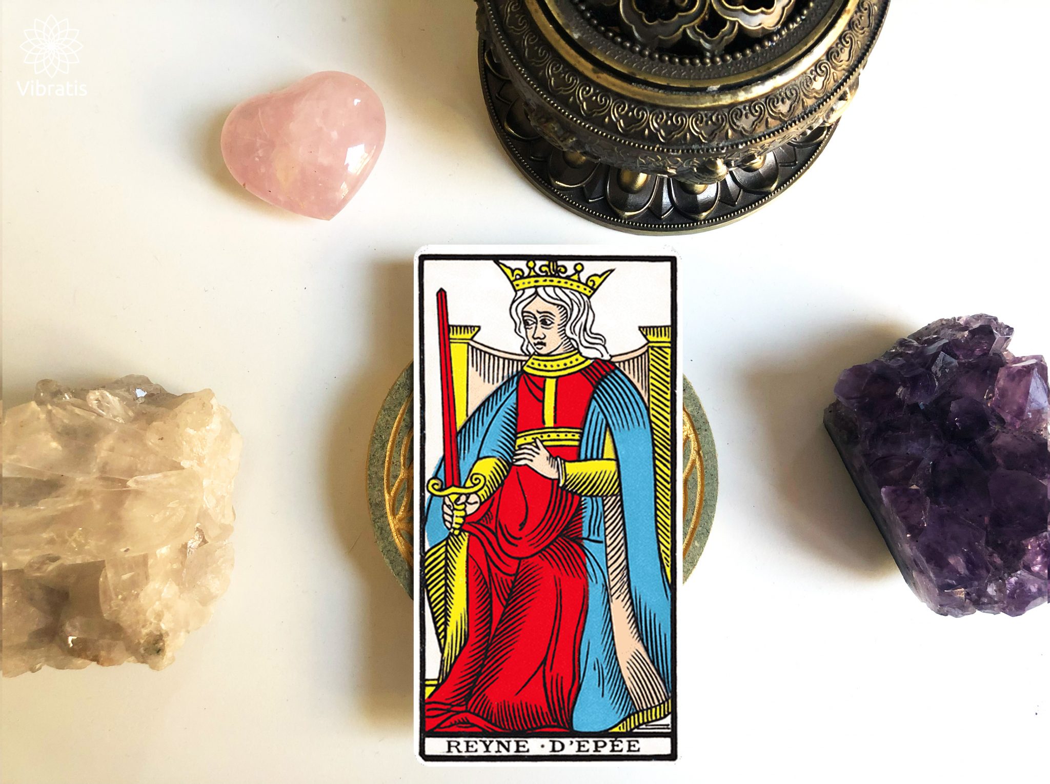 découvrez la signification des épées dans le tarot, symbole de défis, de réflexion et de justice. interprétez les messages cachés de ces cartes pour mieux comprendre votre avenir.