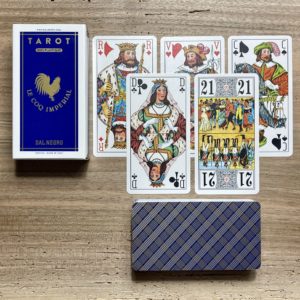 découvrez les règles essentielles pour jouer à la crapette tarot, un jeu de cartes passionnant mêlant stratégie et convivialité. apprenez comment distribuer les cartes, les différentes phases du jeu, et les astuces pour remporter la partie.